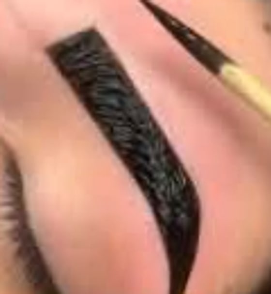 Cejas con henna